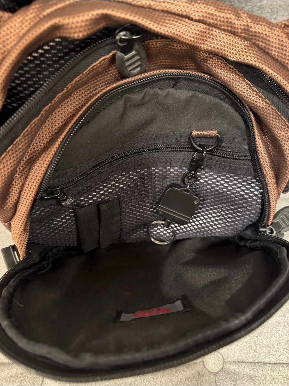 TUMI set —- Brown Messenger and Small Crossbody Set with Black Accents - Picture 6 of 7